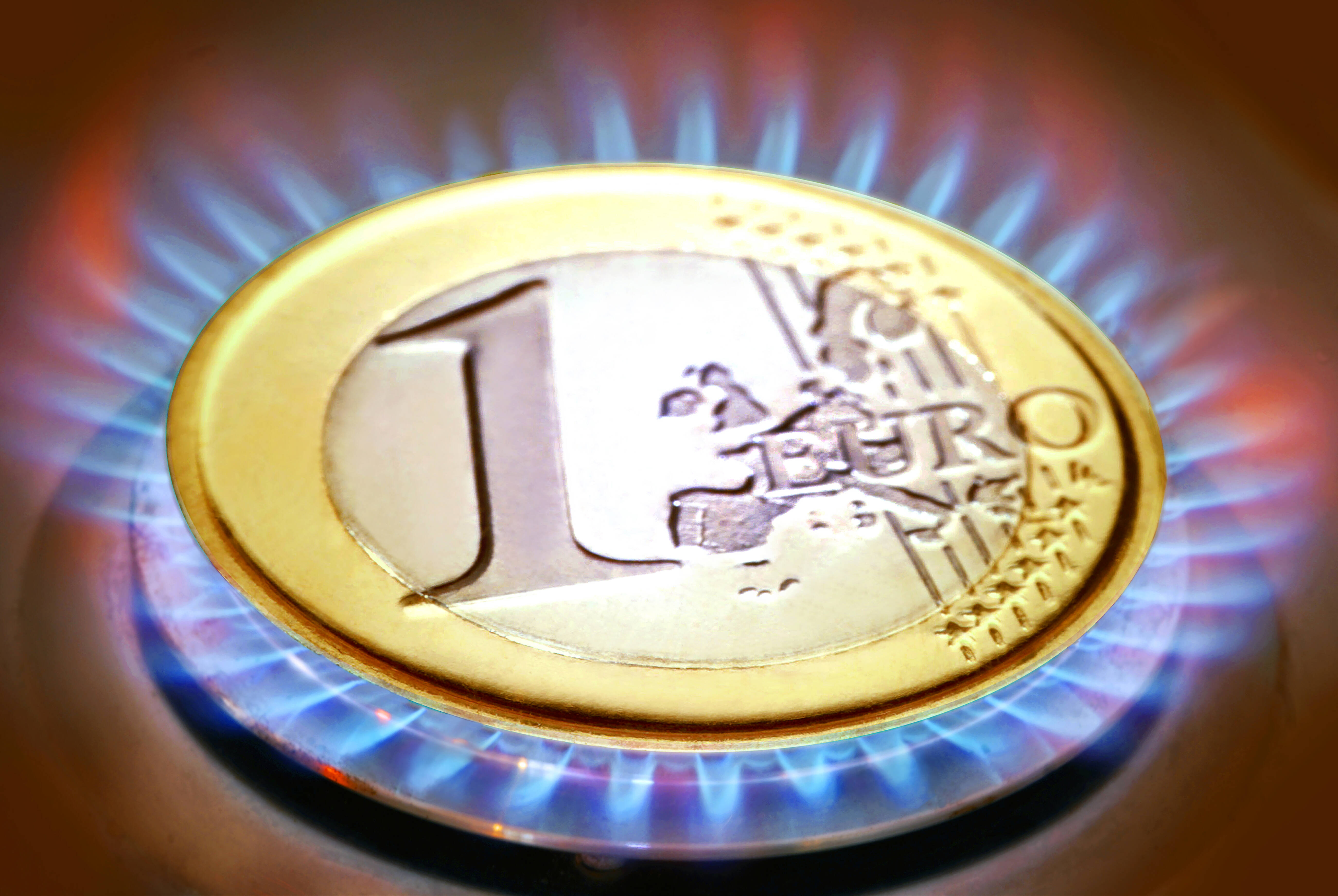 Eilmeldung - Strom und Gas-Preiserhöhungen offenbar für Millionen Kunden illegal