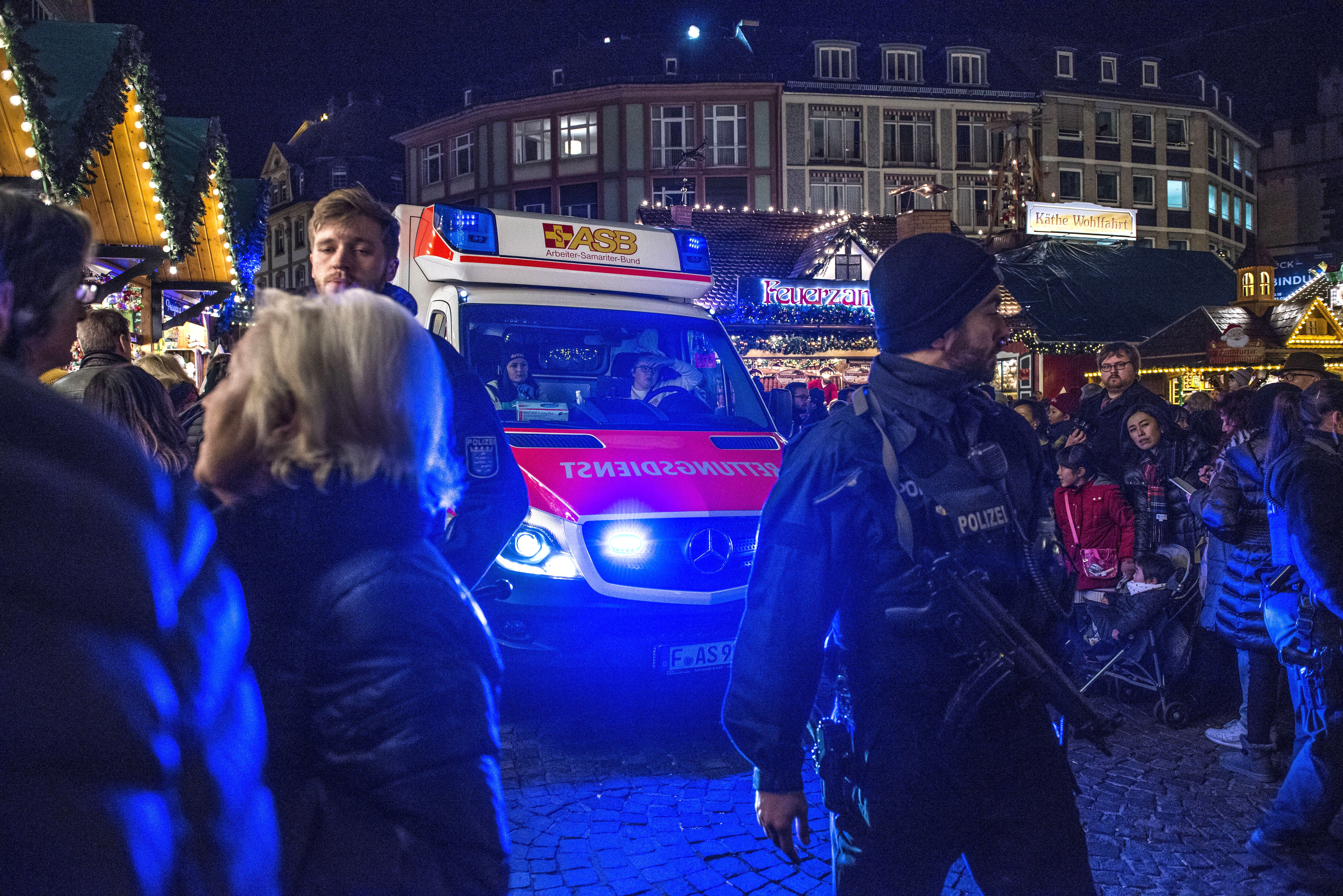 EILMELDUNG! Drohung gegen Weihnachtsmärkte! Polizei räumt Märkte in der Innenstadt!
