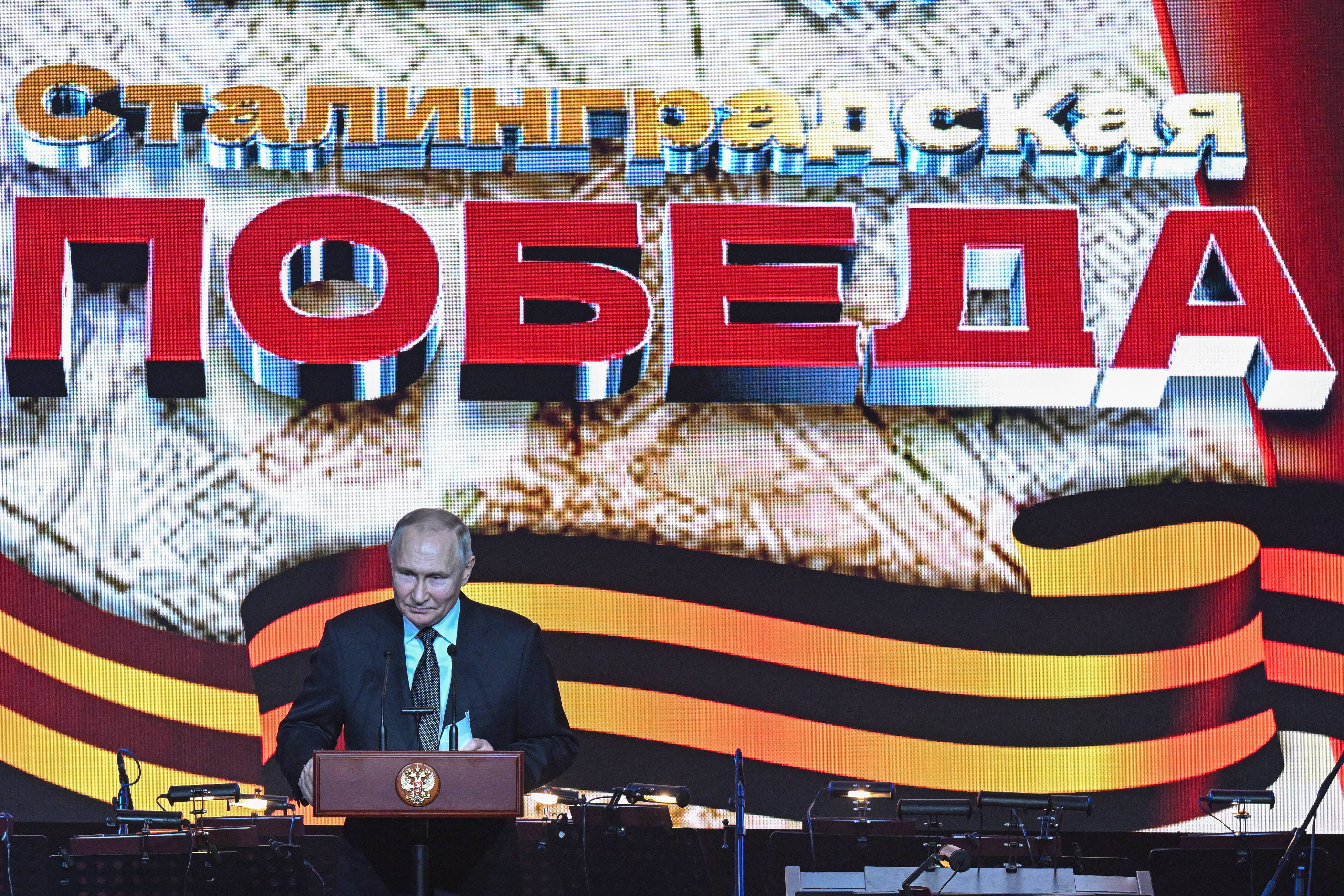 "Wieder deutsche Panzer!" - Zum Gedenktag an Stalingrad droht Putin Deutschland mit Vergeltung!