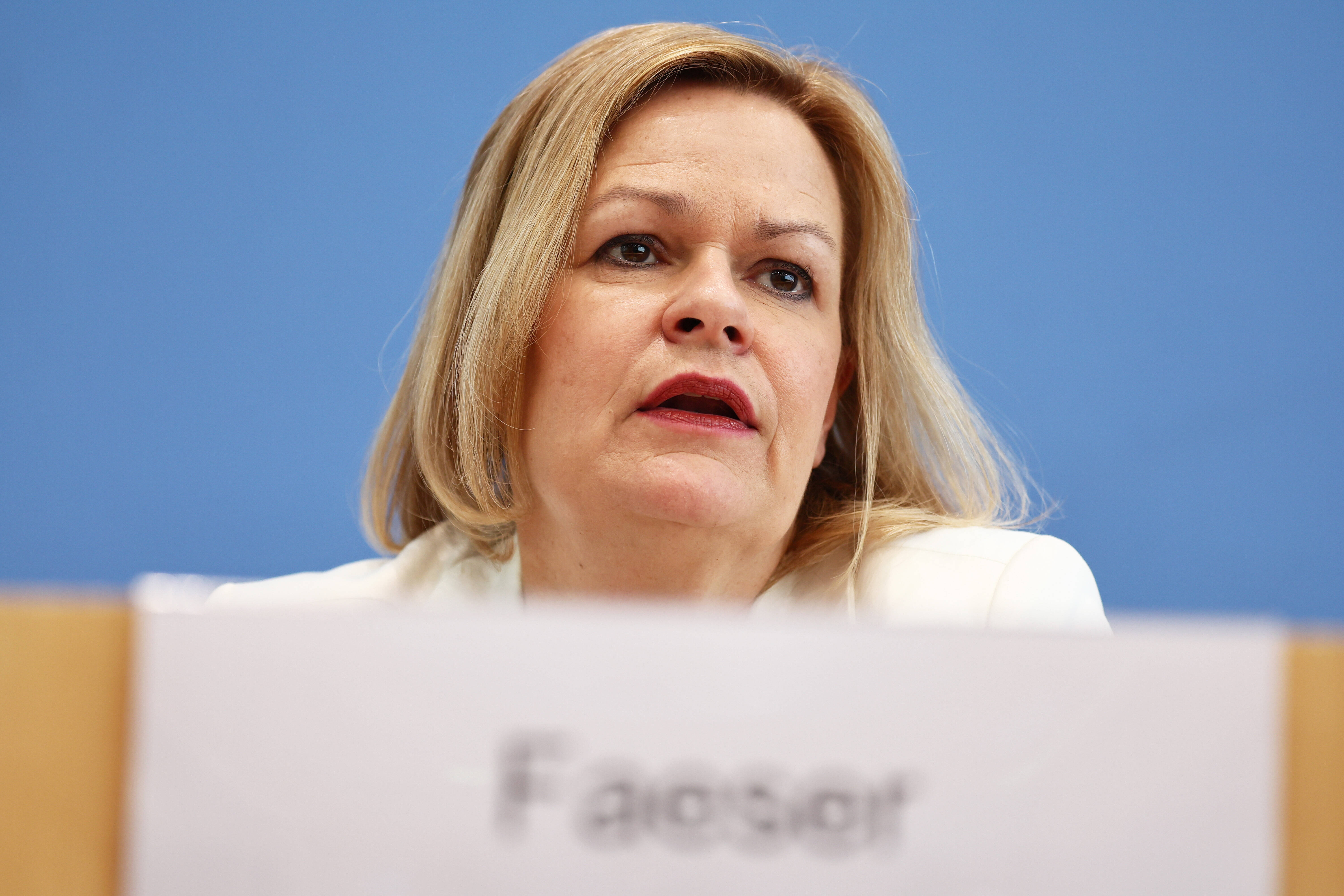 Nancy Faesers am Ende? Umfrage-Debakel - Ihr Absturz scheint nicht mehr zu stoppen!