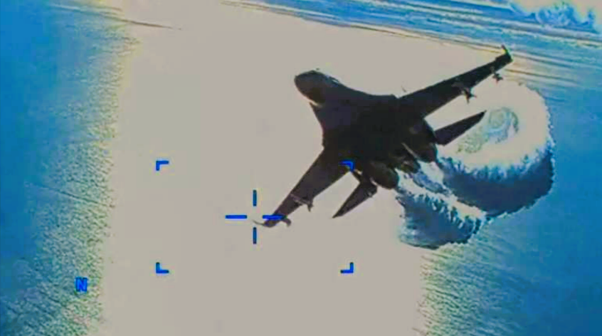 EILMELDUNG! Russischer Kampfjet greift US-Drohne an! Ernster Vorfall über dem Schwarzen Meer 