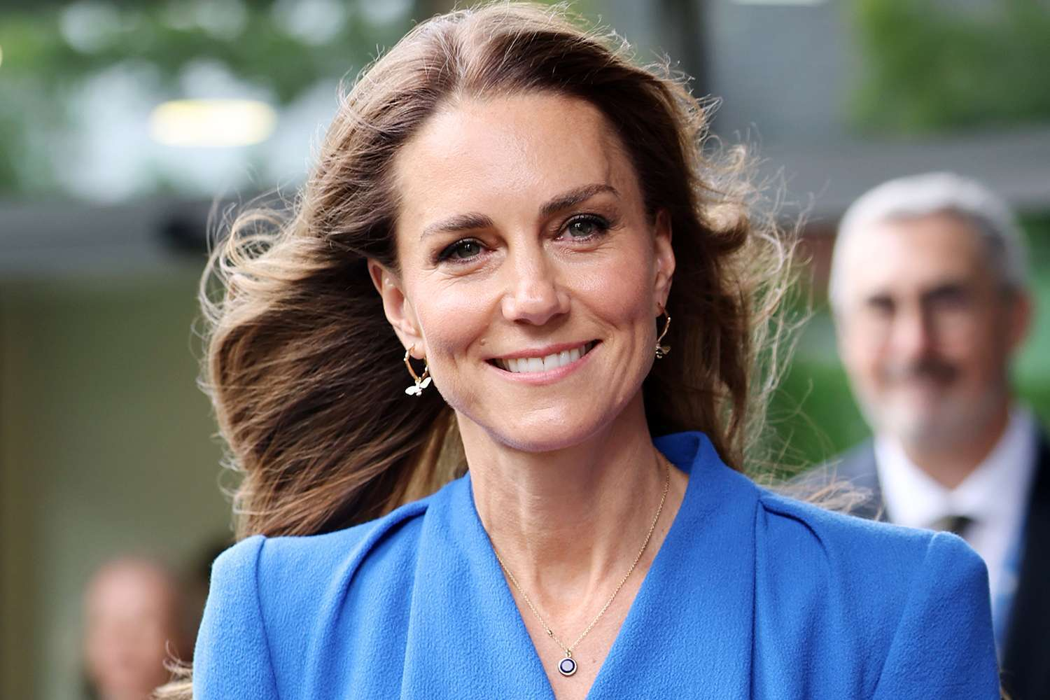 Kate Middleton's Thoughtful Blue Moment at Manchester Cancer Centre Has Everyone Talking