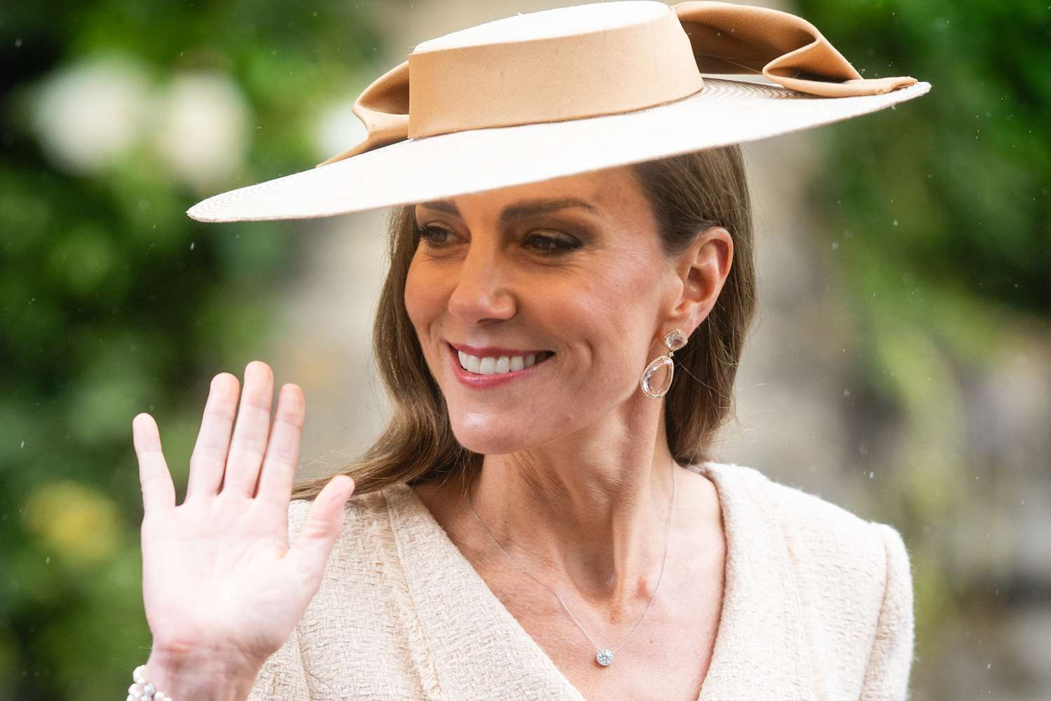Kate Middleton Breaks Her Go-To Wedding Rule With Surprise New Look at Cousin’s Nuptials