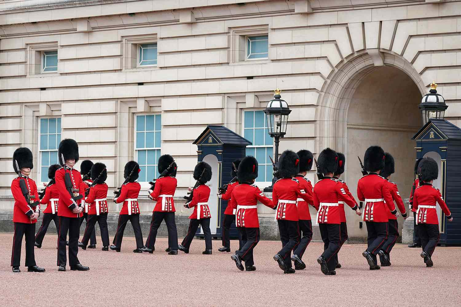 Buckingham Palace Pauses Changing of the Guard This Week — The Real Reason Fans Were Turned Away