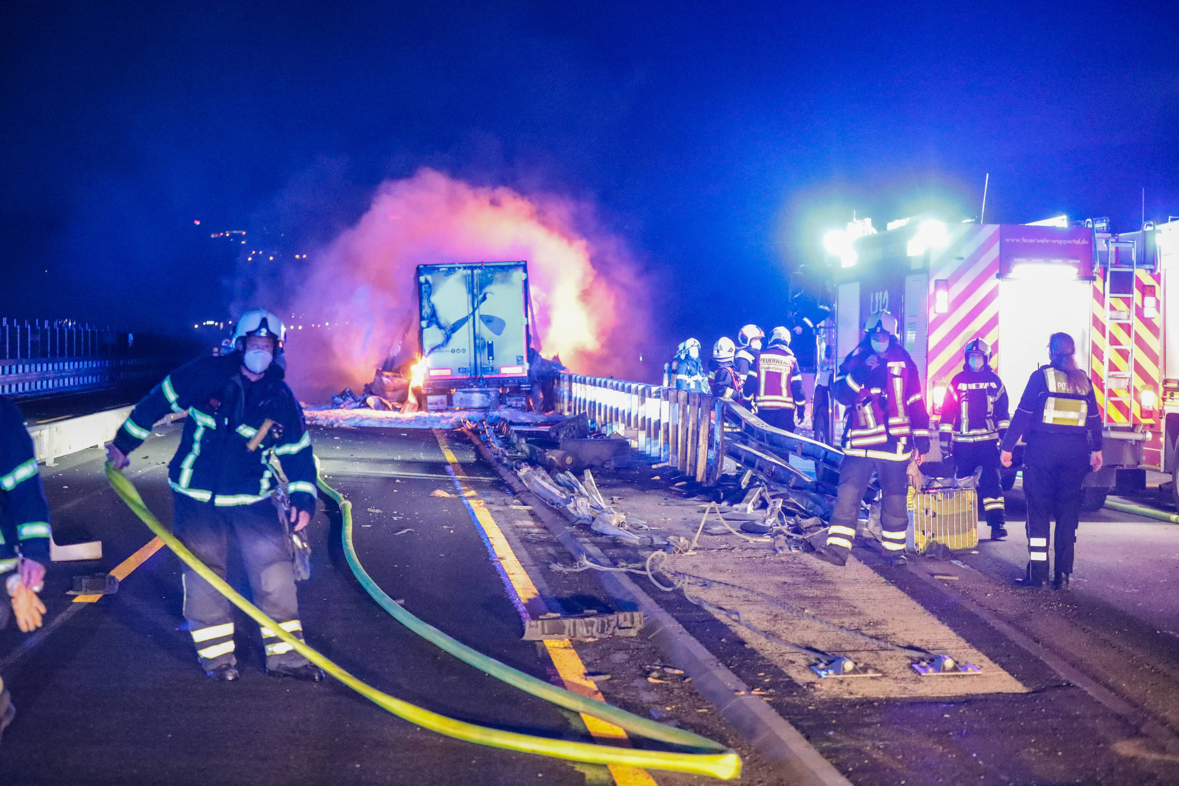 Vollsperrung und Stau! Folgenschwerer Unfall auf der Autobahn
