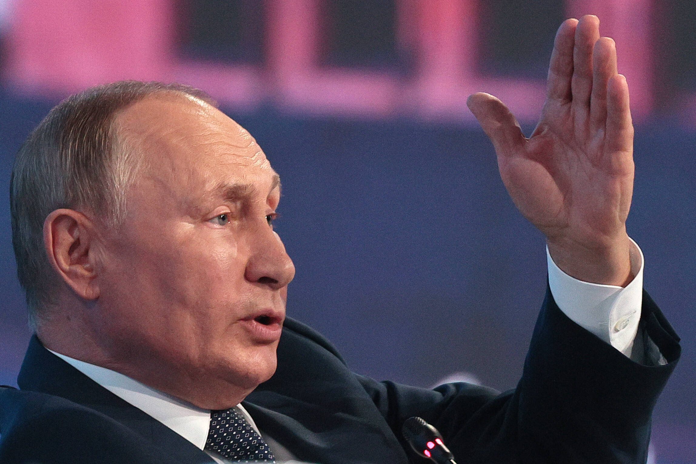 Blackout in Russland! Kein Strom nach massiven ukrainischen Angriffen - der Krieg kommt zu Putin zurück!