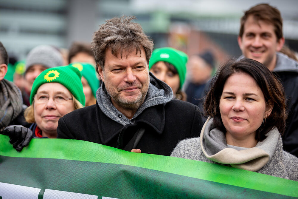 Umfrage-Hammer für die Grünen! Habeck & Co brutal abgestraft! So würde Deutschland heute wählen!