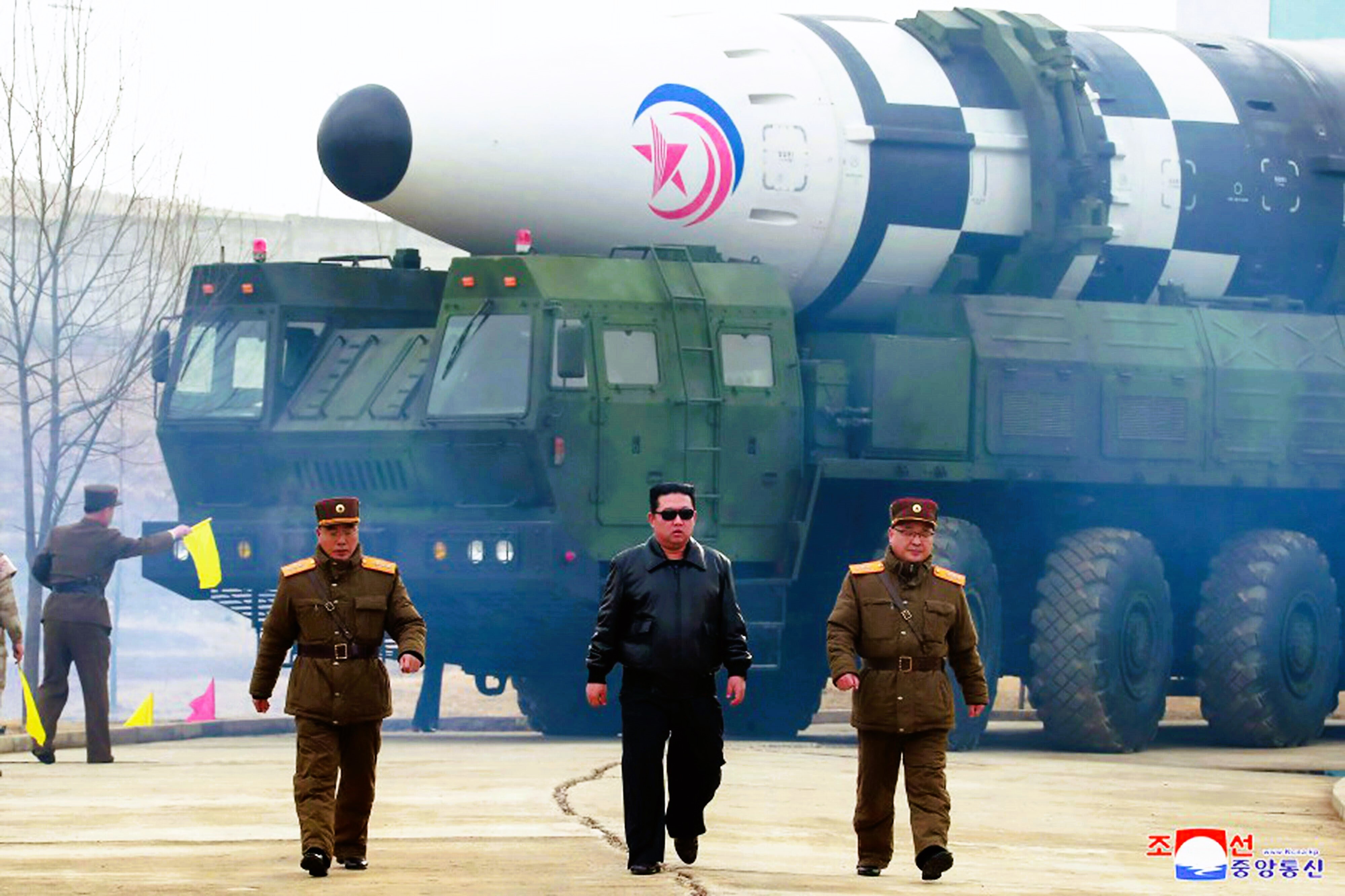 Kim Jong Un reist im gepanzerten Zug zu Putin! Verhandlungen mit dem Kreml wegen Waffenlieferungen geplant
