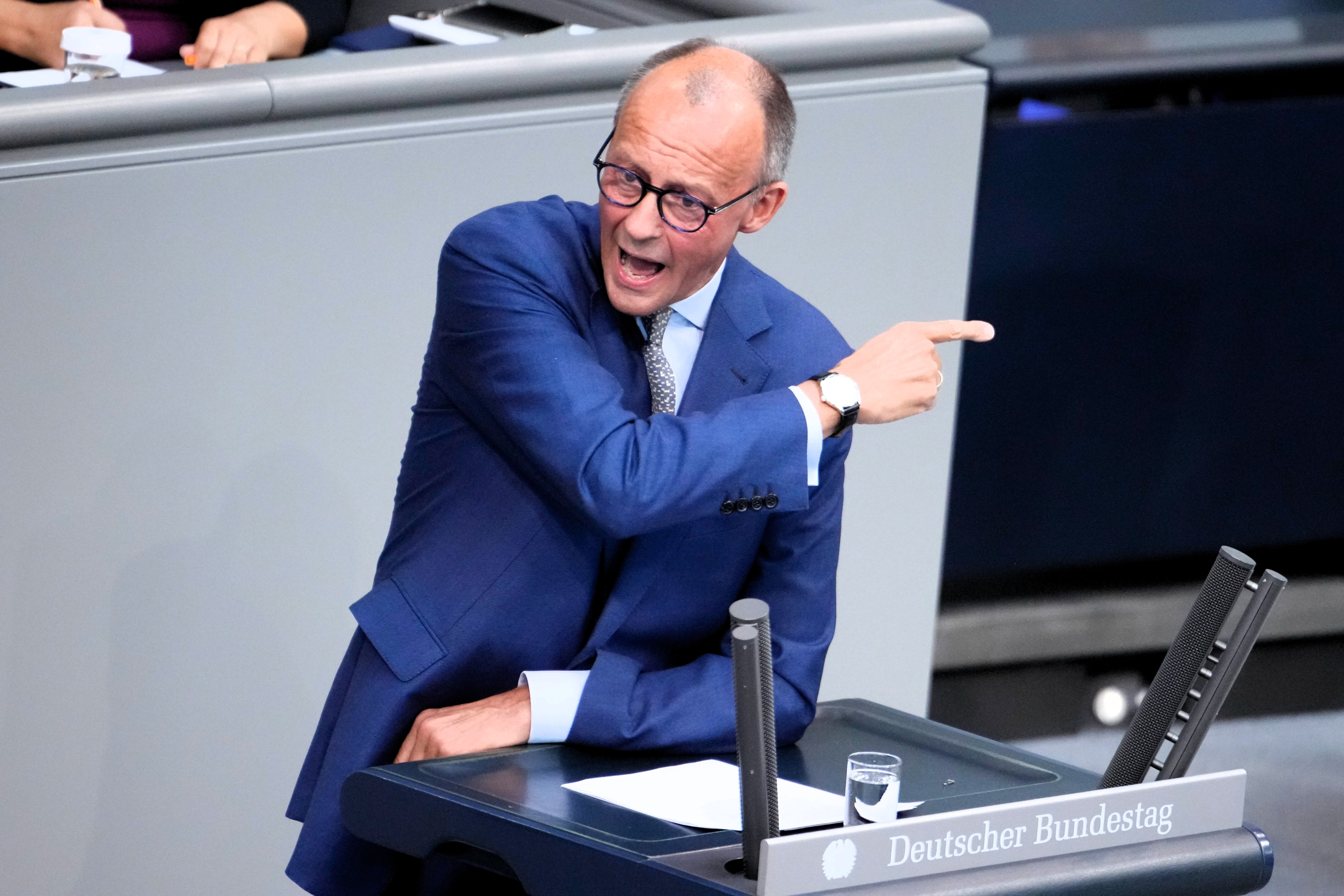 Bundespräsident Steinmeier bestellt Friedrich Merz zum Krisentreffen ein! Deutschland ist in Gefahr