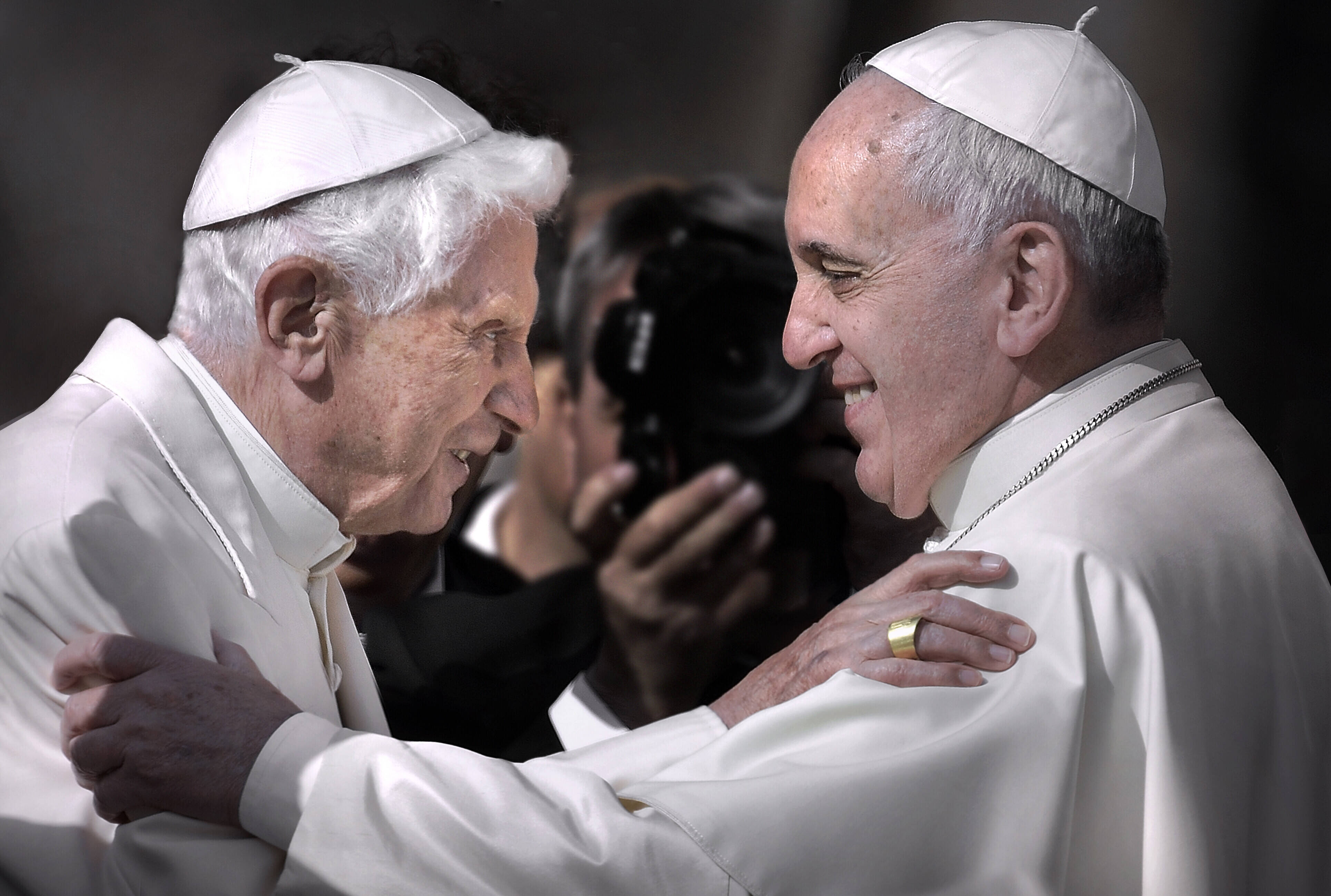 Skandal im Vatikan! Papst ordnet Prozess gegen deutschen Priester an - was ist geschehen?