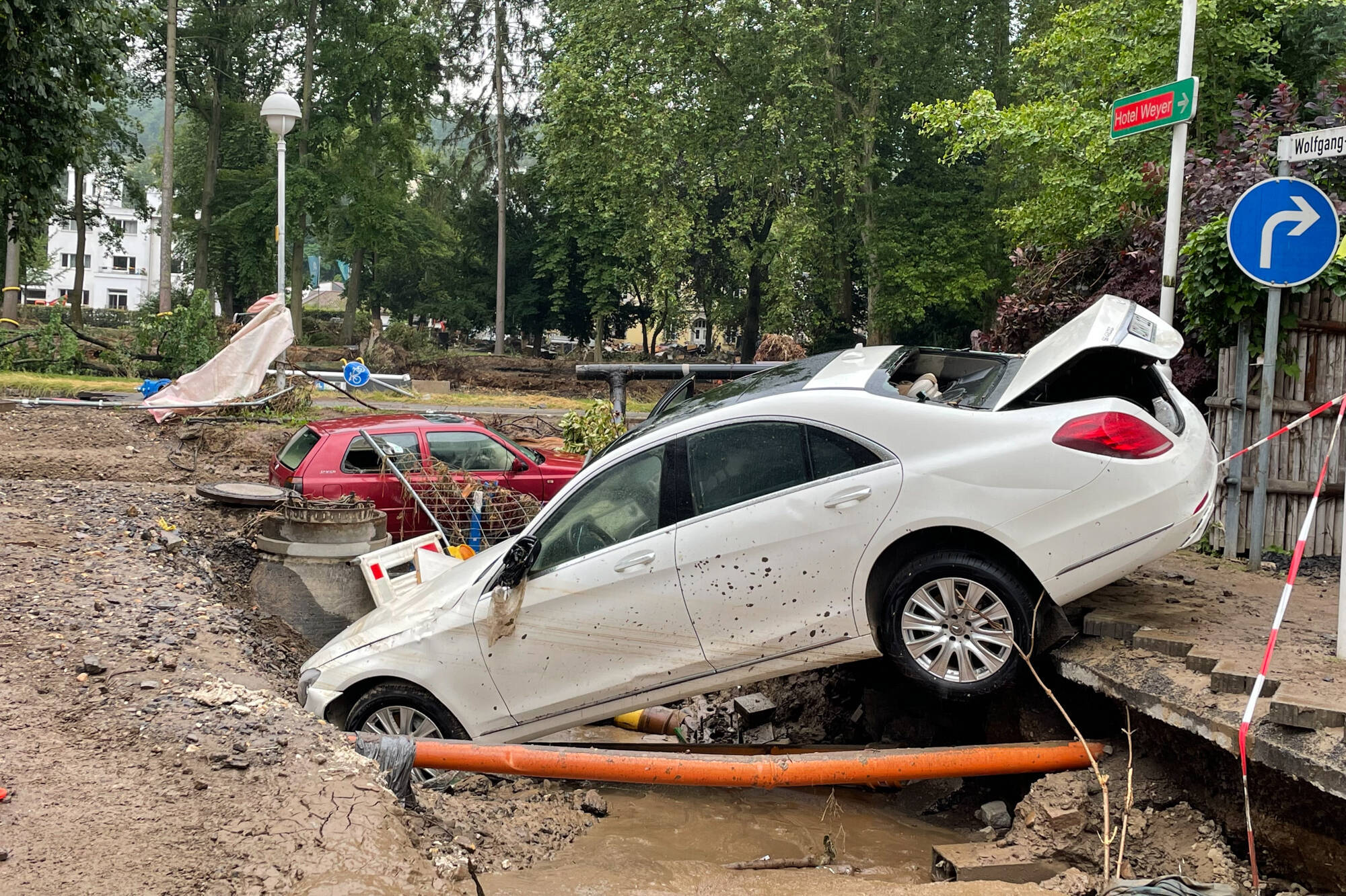 Schwere Unwetterwarnung! Mehrere Bundesländer betroffen, 48 Stunden Dauerregen möglich! Jahrhundertflut droht Deutschland!