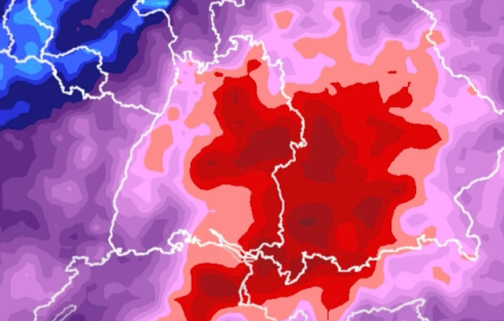 Katastrophenalarm ausgeweitet! Weitere Landkreise rufen Alarm aus - Hochwasser drängt in die Orte! 