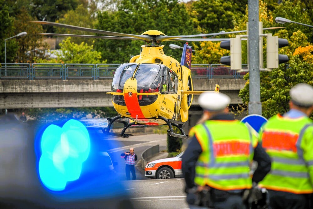 Wieder Angriff! Messerstecher attackiert sein Opfer - Mann nach Stich in Bauch schwer verletzt