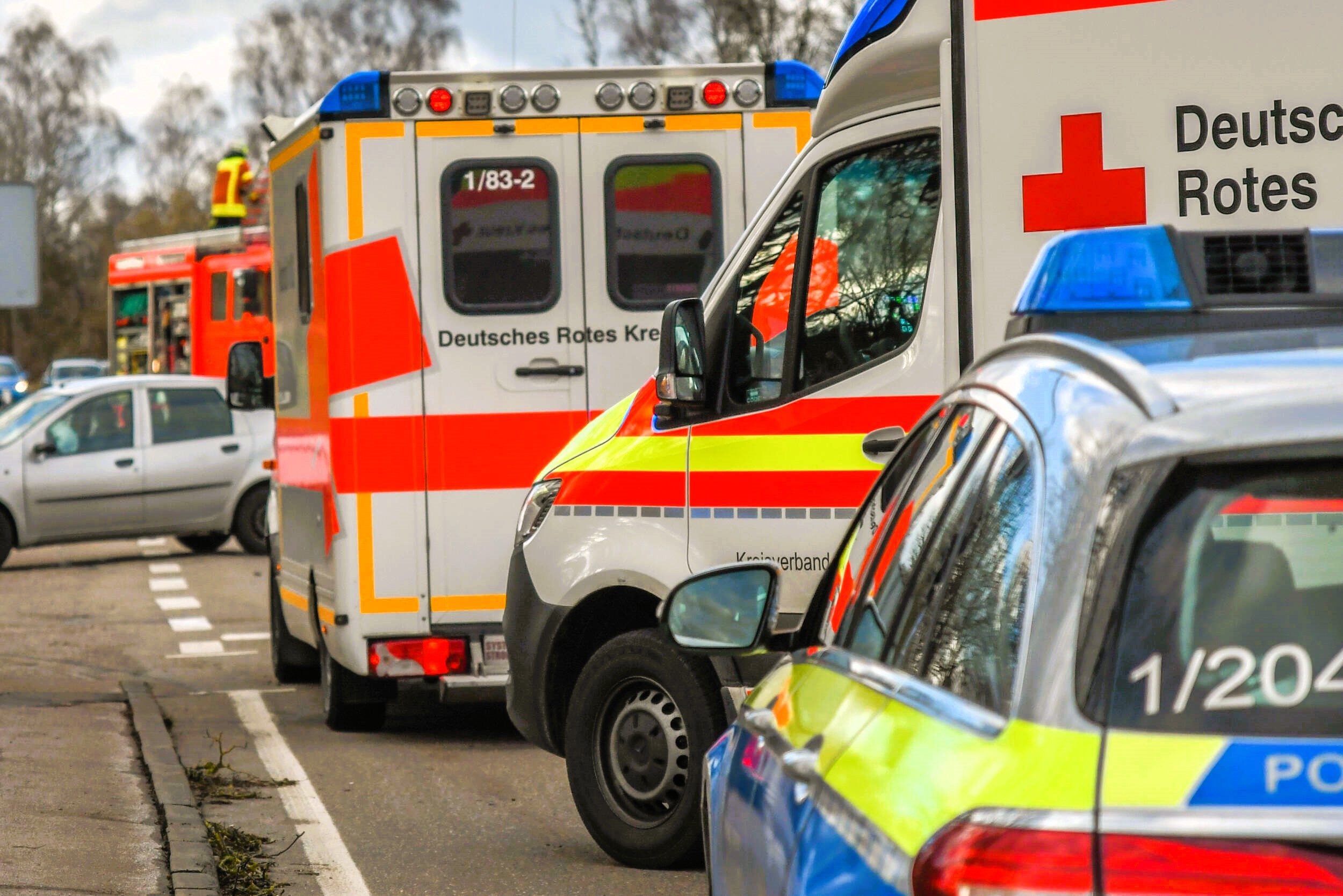 Massenkarambolage fordert 2 Todesopfer und zahlreiche Verletzte - Verkehrschaos auf dieser Autobahn