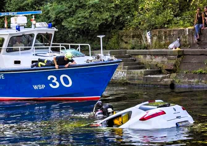 Leiche ohne Kopf treibt in Kanal! Schockfund an der Havel